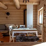 Pod Kogutem I Sowa - Bio Wioska Z Domkami Premium W Goralskim Stylu Vip Postołowo