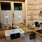 Pod Kogutem I Sowa - Bio Wioska Z Domkami Premium W Goralskim Stylu Vip Landsted Postołowo