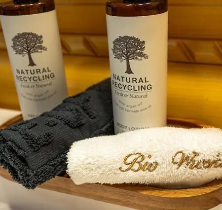 Pod Kogutem I Sowa - Bio Wioska Z Domkami Premium W Goralskim Stylu Vip Landhaus Postołowo